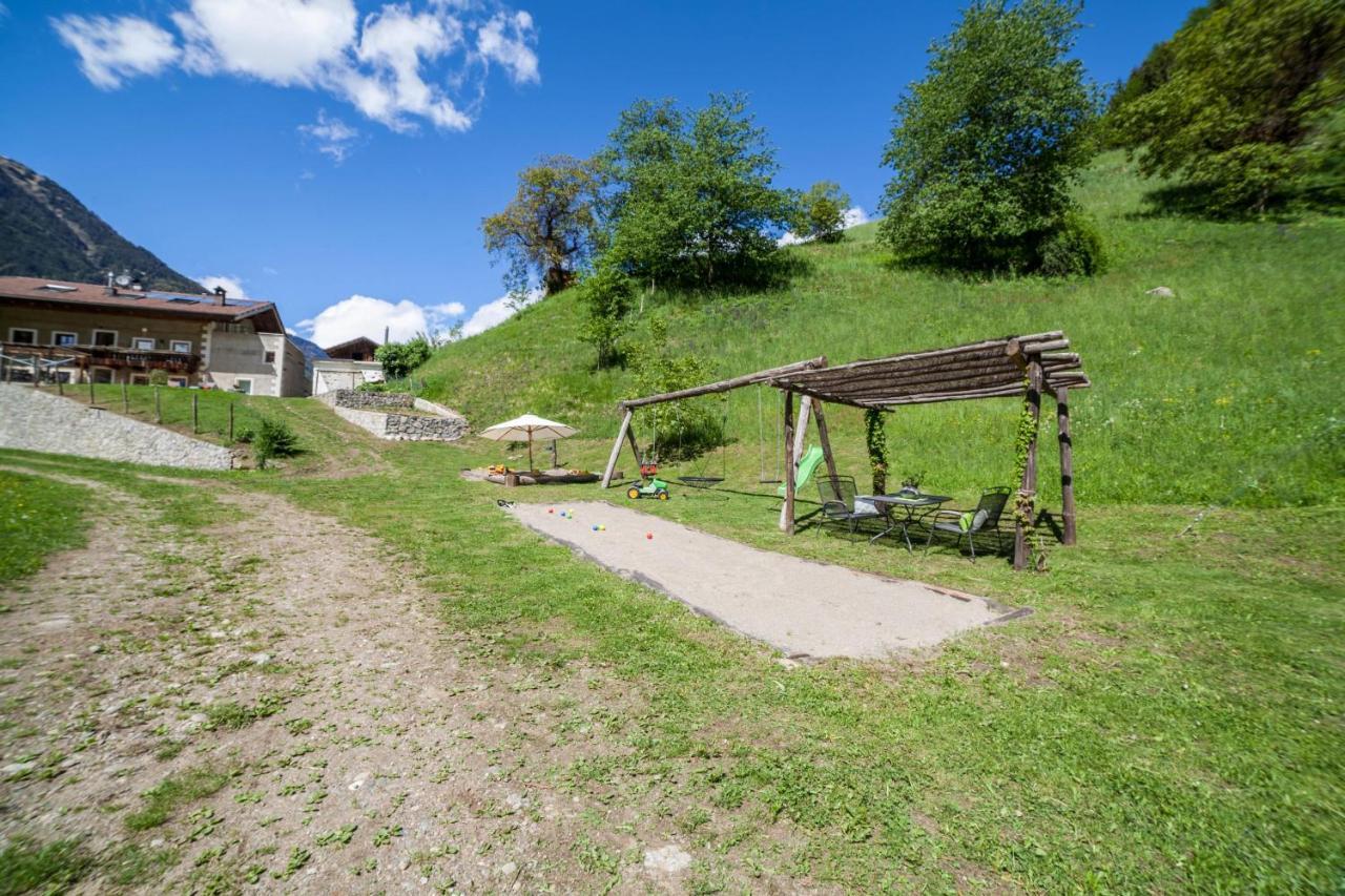 Schildhof Ebion Schildhofsuite San Leonardo in Passiria Exterior foto